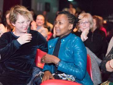 Jule K. Cramer und Beryl Magoko