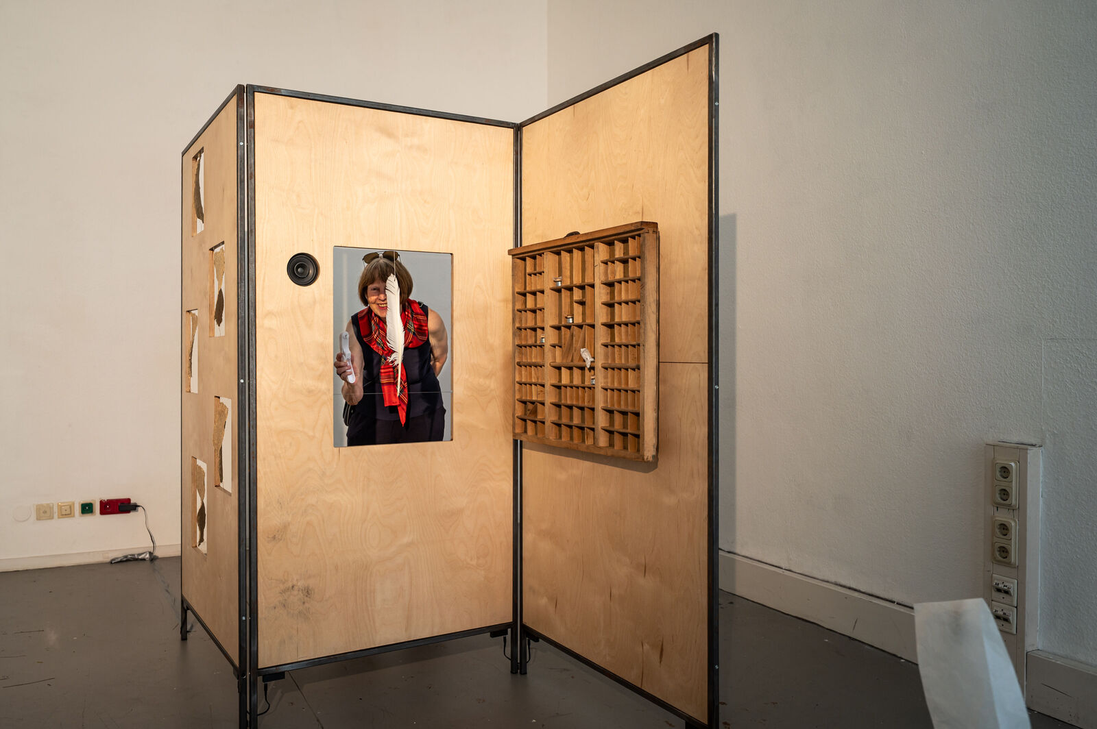 Esther Rosiny-Wieland – Open Book / Papiergeister (Diplom)