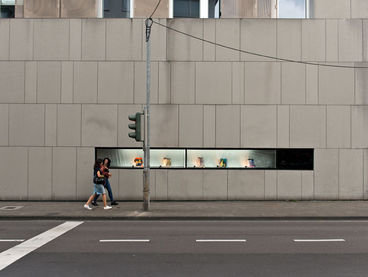 Camilo Sandoval, „Mochilas“; Ausstellungsparcours