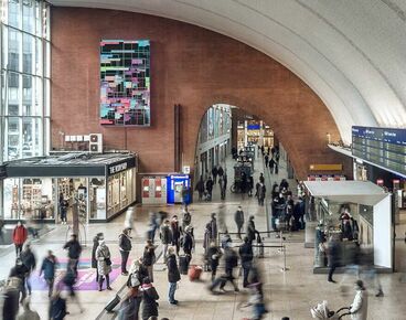 Caption Poetry Gallery image of the project Public space video in Cologne Central Station