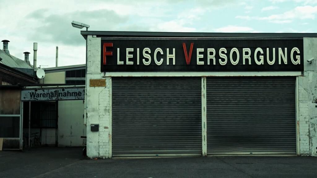 Gallery image of the project Fleisch – Social Spots von KHM-Studierenden zum Thema Lohndumping in Zusammenarbeit der Initiative „NRW.Land der fairen Arbeit“