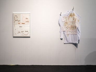 Franca Scholz, links: She turns her head – once I was your body, 2022 / rechts: Hearts beating too fast, 2022