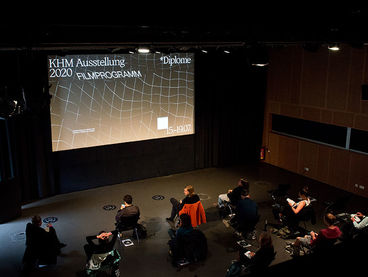 Filmprogramm in der Aula