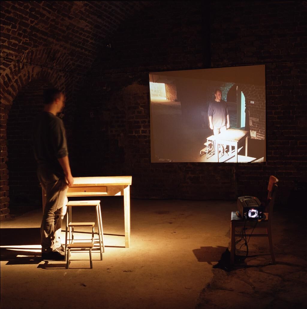 Cover image of the project Der Tisch ist für den Kuchen, ...