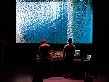 Joel Jaffe/Navid Razavi, „TETRAHEDRON“, interaktive Mehrkanal-Installation