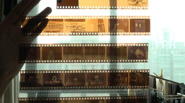 Filmstill from „Halb Traum”