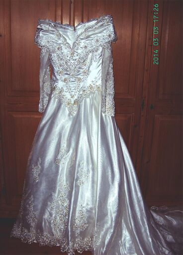 Cover image of the project weddingdress, unworn