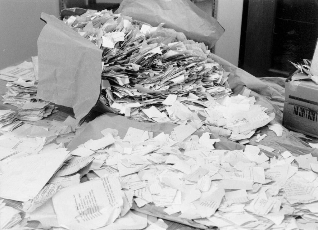 Cover image of the project Lehrfilm über die Rekonstruktion von Stasiakten