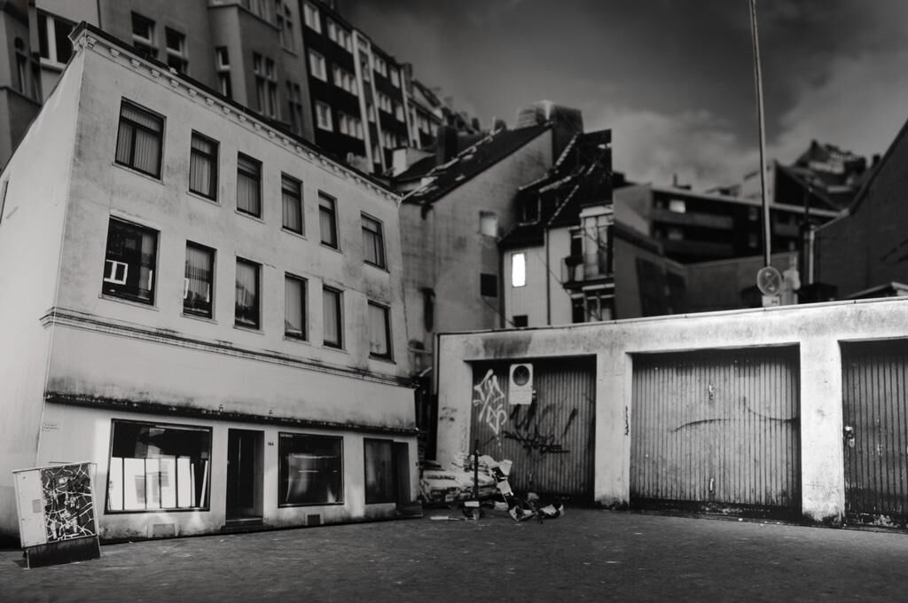 Cover image of the project Nekropolis