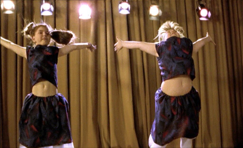 Cover image of the project Dancing Darlings