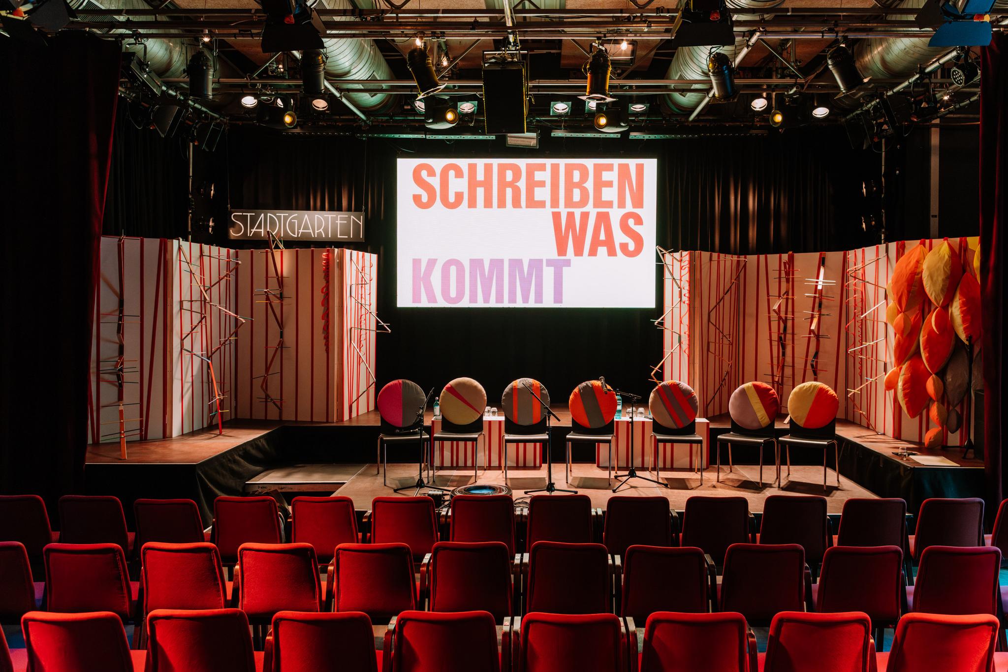 Schreiben, was kommt - Bühnenbild von Suse Itzel