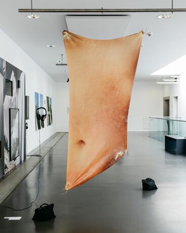 Do you wanna hear about the tear in my body? Cover image of the project Do you wanna hear about the tear in my body?