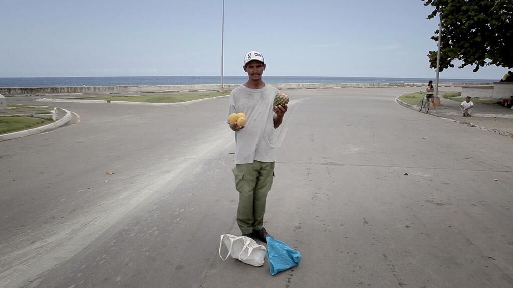 Cover image of the project Afuera