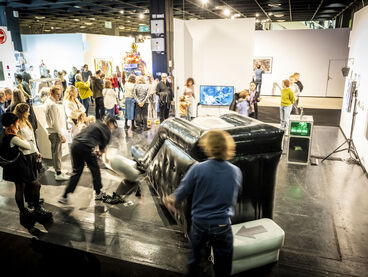 KHM-Stand auf der Art Cologne 2025