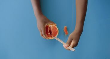 Filmstill from „Nur eine Grapefruit” Cover image of the project Grapefruit