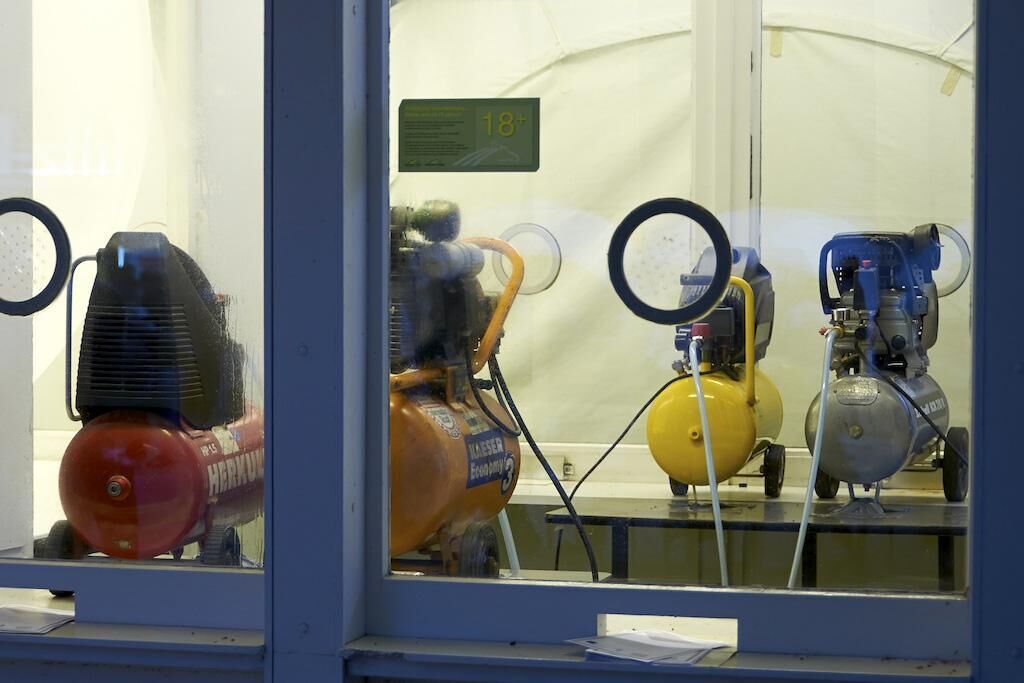 Gallery image of the project Bis (all) es platzt!