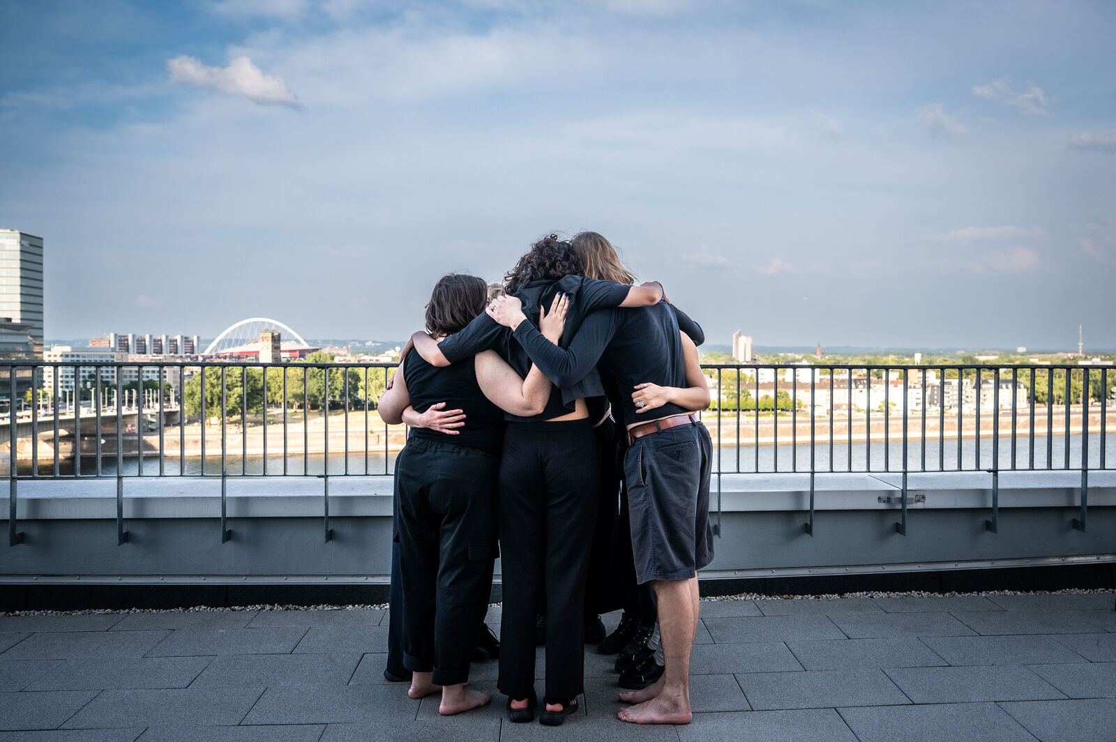 Raika Er – TO HOLD WHAT BREAKS (Diplom), Performance