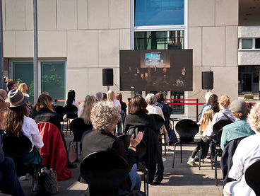 Diplomvergabe, Live-Stream Innenhof
