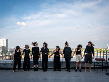 Raika Er – TO HOLD WHAT BREAKS (Diplom), Performance