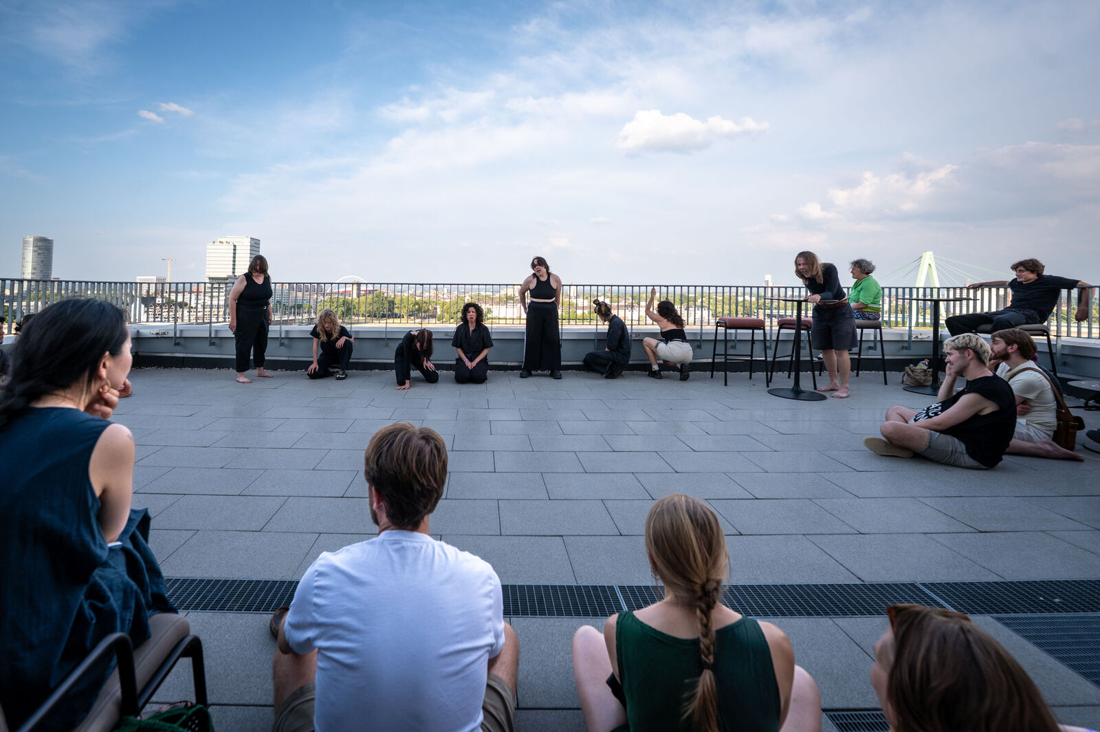Raika Er – TO HOLD WHAT BREAKS (Diplom), Performance