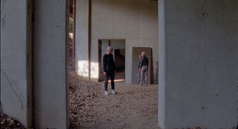 Cover image of the project The Broken Mirror
