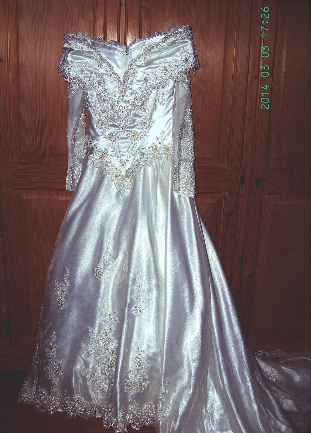 Cover image of the project weddingdress, unworn