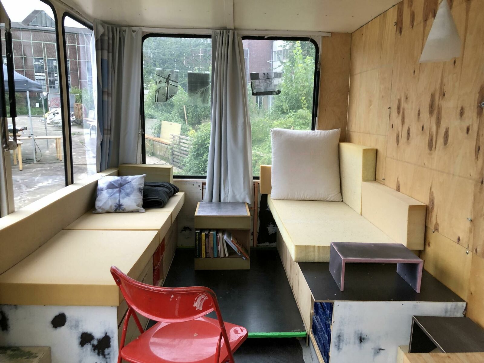Gallery image of the project Künstler*innenkabine in Belebung