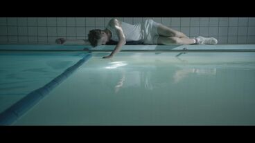 Filmstill from „Thomas the High jumper”