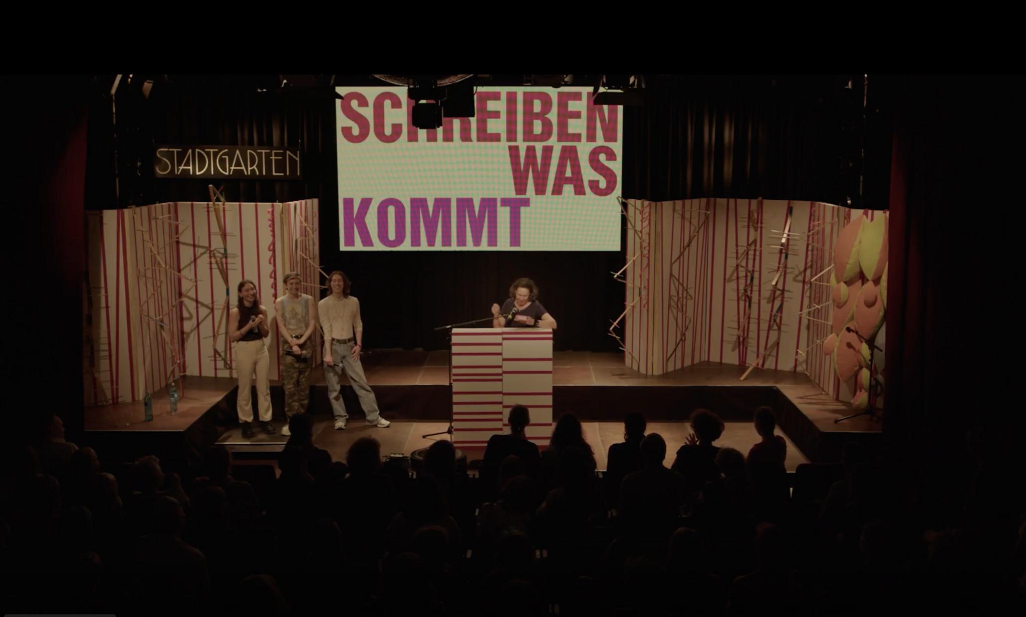 Schreiben, was kommt - LANGE NACHT DER GEGENWARTViele Stimmen! Moderiert von Yohan Holtkamp, Julie Schöttner und Toi Tautorus